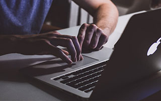 曼联砸700万豪赌17岁天才！拉爵的“下一代计划”能否复制曼城神话